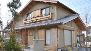 化粧垂木の大屋根の長期優良住宅